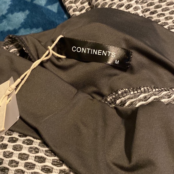 NWT CONTINENTS TRENDY LEGGINGS - Picture 4 of 5